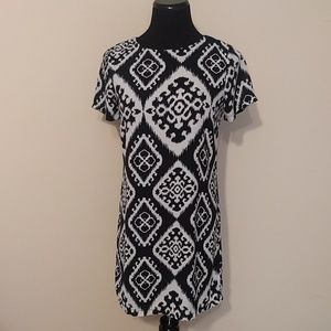 Lulus black and white short sleeve shift dress